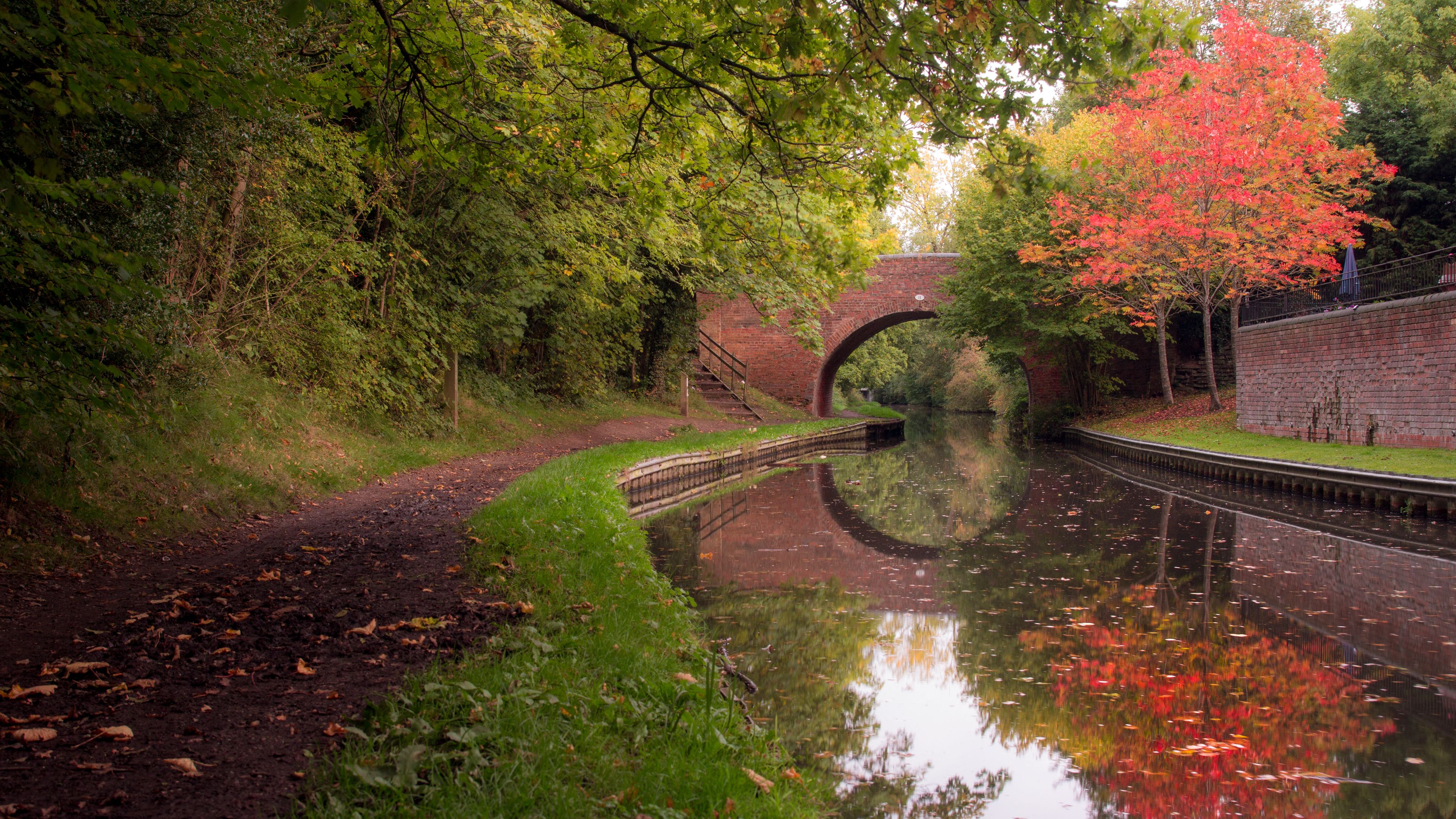 canal footpath